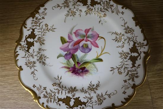 A Cauldon fifteen piece part dinner service